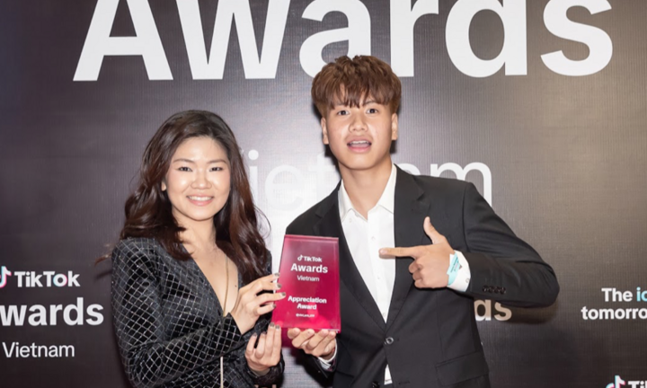 VĐV tâng bóng 17 tuổi giành giải thưởng tại TikTok Awards