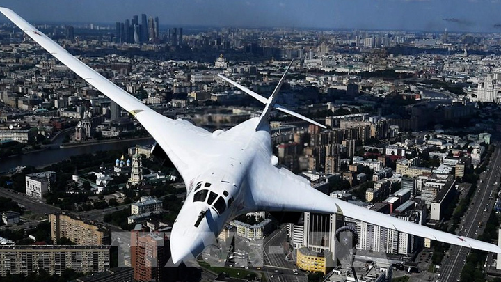 Oanh tạc cơ 'thiên nga trắng' Tu-160 biên chế quân đội Nga có gì đặc biệt?