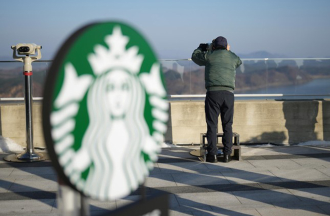 Starbucks mở quán café ngắm cảnh Triều Tiên