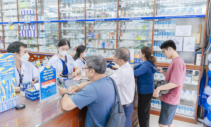 Cảm ơn khách hàng đã lựa chọn Long Châu là 'người bạn đồng hành' sức khỏe