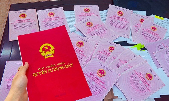 Lấy lại nhà thế nào khi người được nhờ đứng tên đột ngột qua đời? 