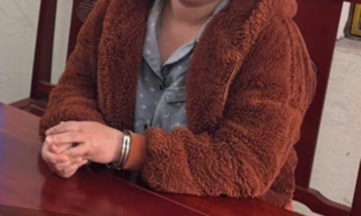 Ép 2 vợ chồng thoát y để quay clip đòi nợ