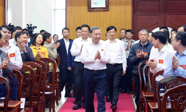 Tổng Bí thư Tô Lâm tiếp xúc cử tri tại Hưng Yên