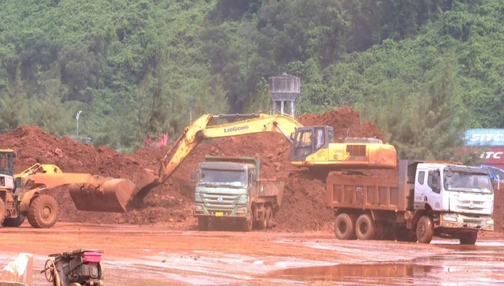 Doanh nghiệp xả thải làm nước biển đổi màu ở Huế có những sai phạm gì? 