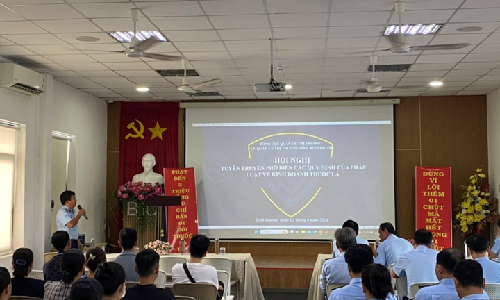 Tây Ninh: Bán lẻ thuốc lá lậu, nhiều người phải nộp phạt