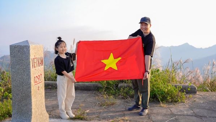 Cha con vạn dặm: Hành trình thấu hiểu và kết nối của bố con Nấm