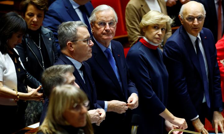 Chính phủ Pháp sụp đổ sau cuộc bỏ phiếu bất tín nhiệm