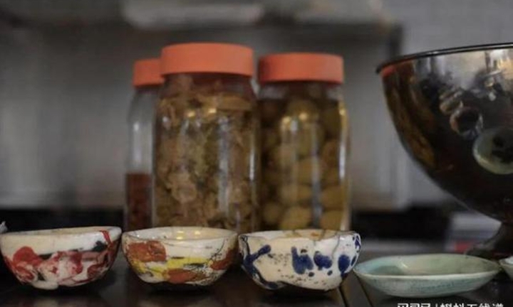 Nhập viện cấp cứu sau ăn món muối chua tự làm