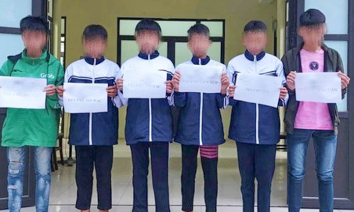 Nhóm thiếu niên cầm dao phóng lợn đi giải quyết mâu thuẫn ở Hoà Bình