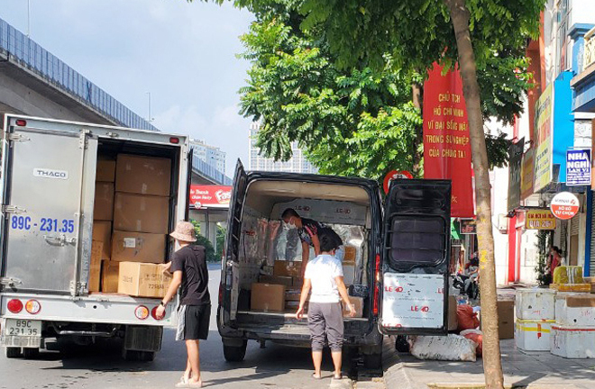 Đỗ xe ô tô che khuất biển báo hiệu đường bộ bị phạt bao nhiêu tiền?