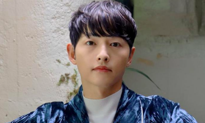 Sao Hàn 11/12: Song Joong Ki nói tiếng Tây Ban Nha, Jung Eum vui vẻ sau ly hôn