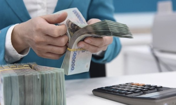 Rút tiền tiết kiệm trước hạn là gì?