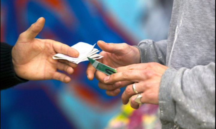 Cựu đội phó Công an TP Việt Trì đưa tiền cho tội phạm mua ma túy