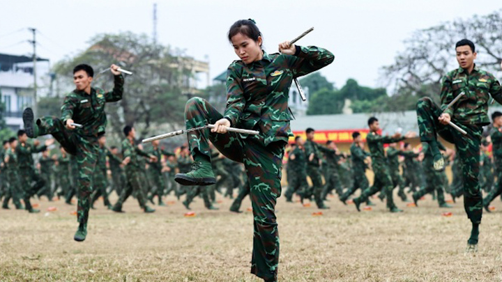 10 'bông hồng thép' đặc công luyện võ biểu diễn tại Triển lãm Quốc phòng 2024
