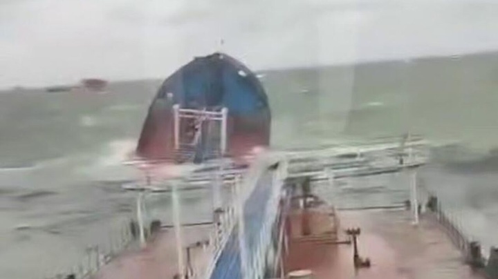 Hai tàu chở dầu của Nga gặp nạn ở biển Đen