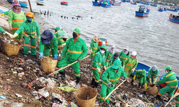 Đầm Nại tại Ninh Thuận sạch rác sau phản ánh của Báo điện tử VTC News