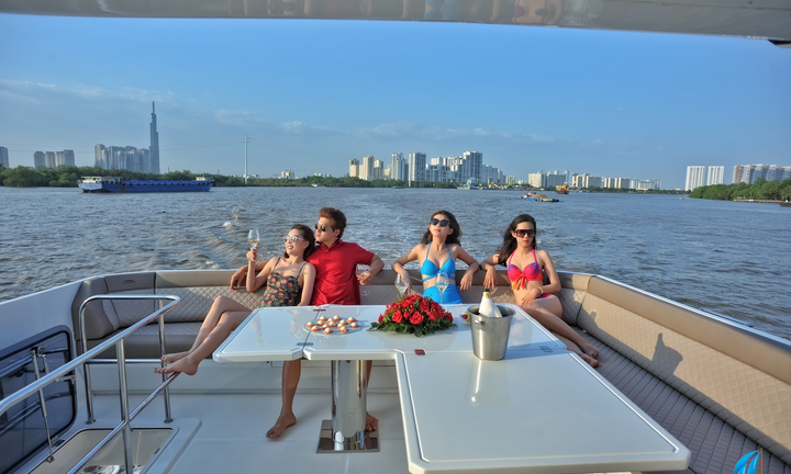 Tour du lịch đường sông Sài Gòn có gì hấp dẫn?