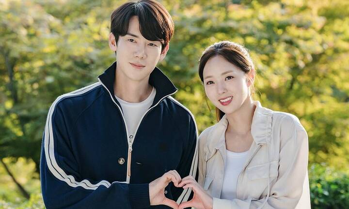 Sao Hàn 15/12: Daesung quỳ xin lỗi CL, cặp đôi phim ngôn tình hot nhất 'hẹn hò'