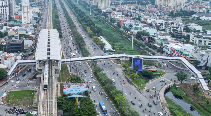 Cận cảnh loạt cầu bộ hành nối Metro Bến Thành-Suối Tiên