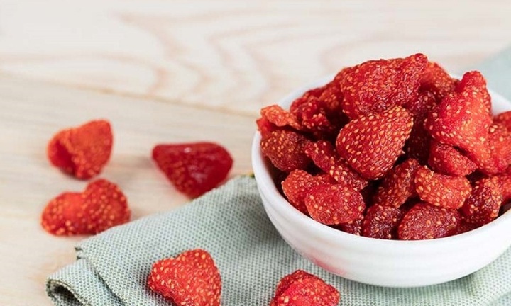 Cách làm mứt dâu tây ngon khó cưỡng ngày Tết