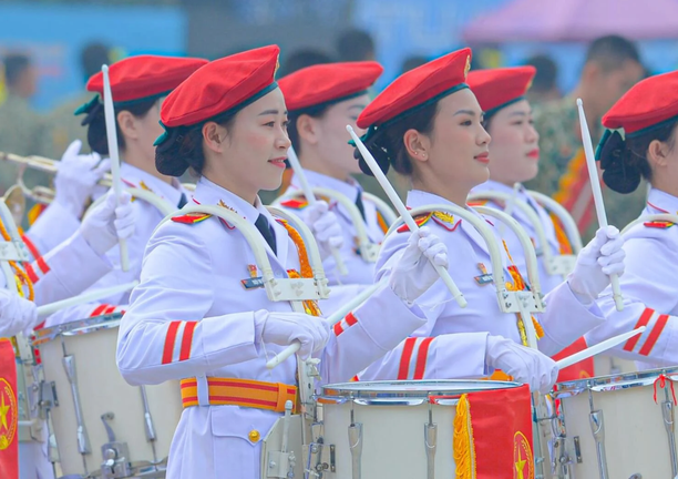 60 bóng hồng quân nhạc lần đầu xuất hiện tại Triển lãm Quốc phòng Việt Nam