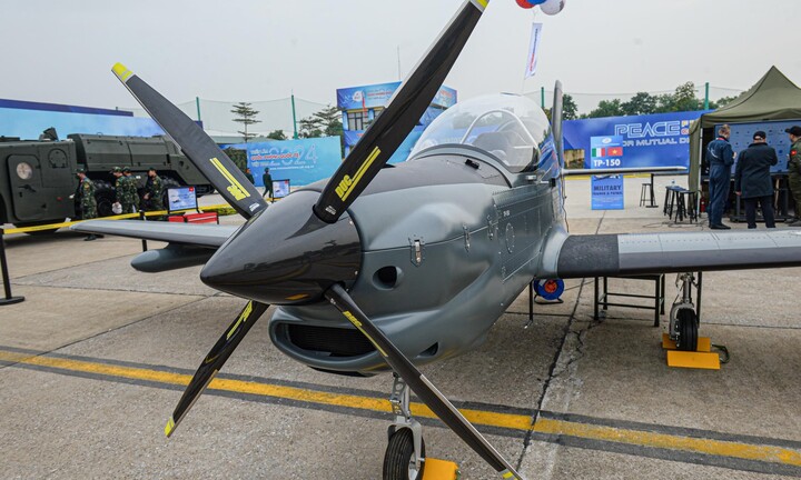 TP-150 - máy bay huấn luyện đầu tiên do công ty Việt Nam sản xuất