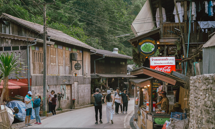 Mae Kampong - ngôi làng trăm tuổi nằm giữa màu xanh đại ngàn 