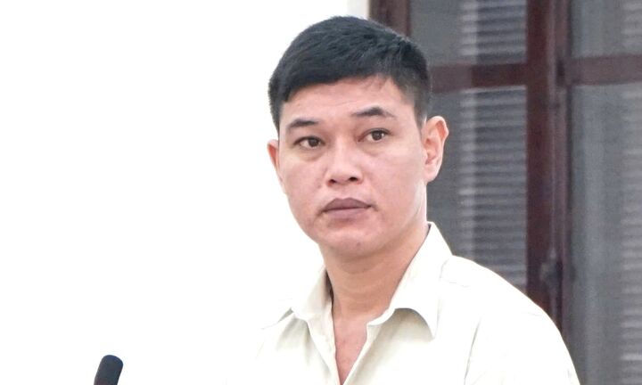 Bị nói xấu, người đàn ông vác gậy đánh gục hàng xóm