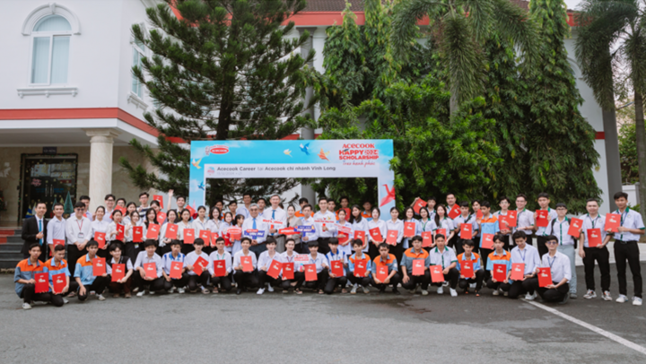 Acecook Việt Nam trao 400 suất học bổng tổng 3,3 tỷ đồng cho học sinh sinh viên