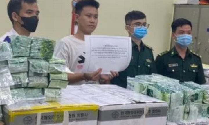 Trinh sát mật phục, bắt gọn nhóm mang 5 bao tải ma túy 'quẳng' trước sân Mỹ Đình