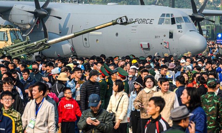 Mở cửa triển lãm Quốc phòng quốc tế Việt Nam thêm 1 ngày để đón tiếp người dân