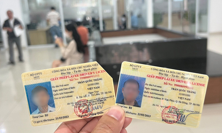 Đang chờ cấp lại bằng, lái xe ra đường có bị phạt?