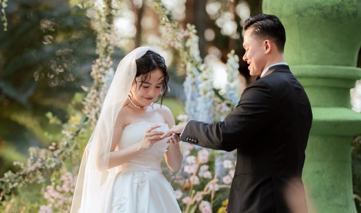 Món quà đặc biệt Thái Trinh tặng ông xã sau đám cưới