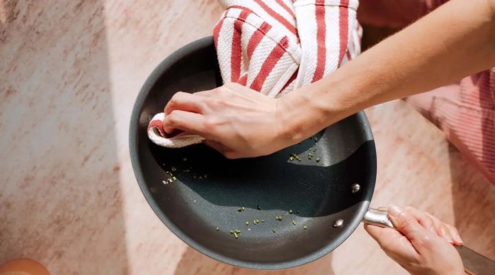 Mẹo phục hồi khả năng chống dính của chảo