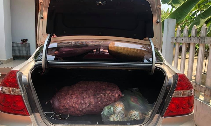 Ô tô con có được chở hàng?