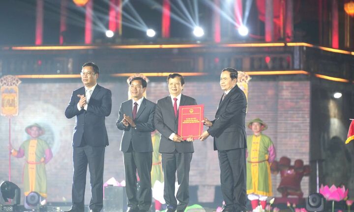 Chủ tịch Quốc hội: Huế phải đột phá để trở thành thành phố bình yên, đáng sống