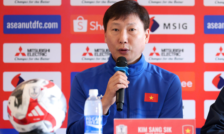 Trực tiếp họp báo HLV Kim Sang-sik: Tuyển Việt Nam đổ cả máu và nước mắt