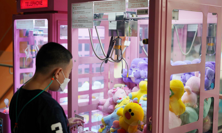 Chuyên gia bày mẹo gắp thú bông 'bách phát bách trúng' 