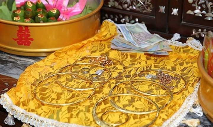 Nhà gái thách cưới quá cao có bị phạt?