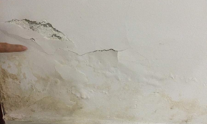 Cách xử lý tường nhà mới xây bị thấm nước