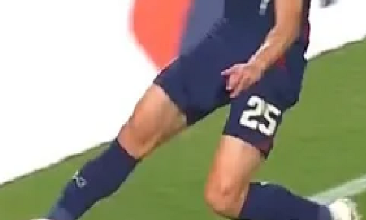 Vì sao VAR phớt lờ, tuyển Thái Lan được công nhận 'bàn thắng ma'