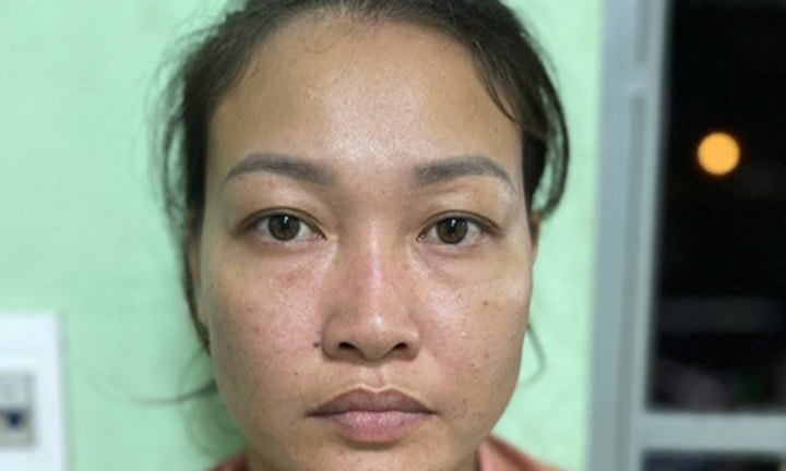 Bắt khẩn cấp người phụ nữ hành hung nhân viên đường sắt ở TP.HCM