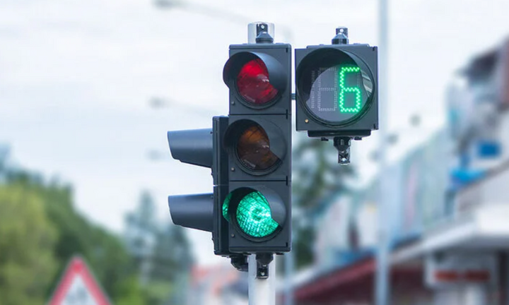 Thủ tướng yêu cầu sớm khắc phục hệ thống đèn tín hiệu giao thông bất hợp lý