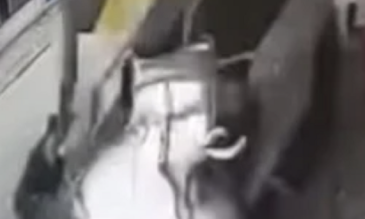 Chánh thanh tra huyện lái xe khi có nồng độ cồn, đâm vào đám tang ở Hải Dương