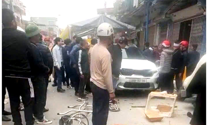 Người uống rượu đâm vào đám tang đã sai, dựng rạp giữa đường càng đáng trừng trị