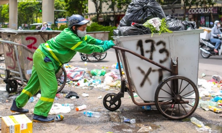 Không phân loại rác sẽ bị phạt: Chung cư chỉ có một họng rác, phân loại kiểu gì?