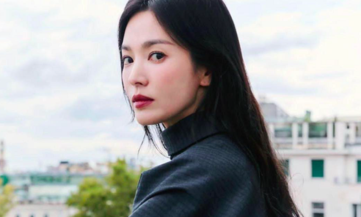 Vì sao phụ nữ 40 tuổi thích phong cách giản dị mùa đông?