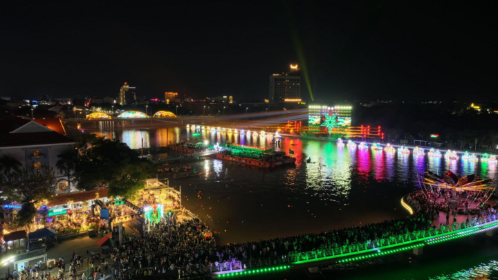 Cần Thơ rực sáng cùng Heineken trong Đêm hoa đăng Ninh Kiều lần thứ VII