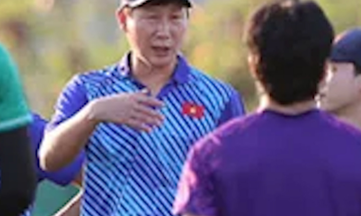 Hình ảnh buổi tập đầu tiên của đội tuyển Việt Nam tại Thái Lan