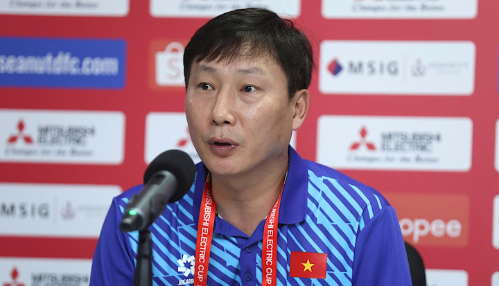 Trực tiếp họp báo Thái Lan vs Việt Nam: Nỗi lo của ông Kim Sang-sik